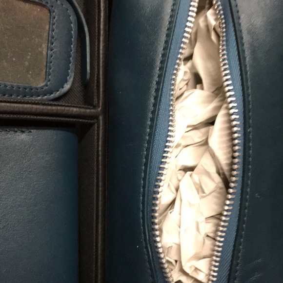 L'Atelier Lital Blue Leather Travel Toiletry Bag Luggage Tag Passport Holder 3pc - Picture 4 of 5